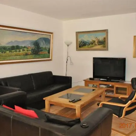 Quartier - Superbe 3 Pieces Avec Jardin - Avec Piscine *